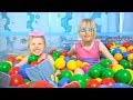 “The Ocean Ball Pit Show” for learning colors -- children’s educational video