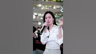 唐艺与路人合唱《奢香夫人》