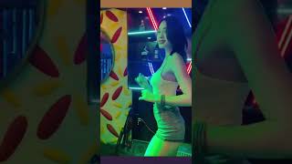 Em Dj Xinh Đẹp Nhảy Sexy Lộ Hết Cả Mông