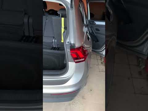 Как снять лючок бензобака на фольксваген тигуан видео