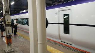 E353系松モトS118編成立川駅発車