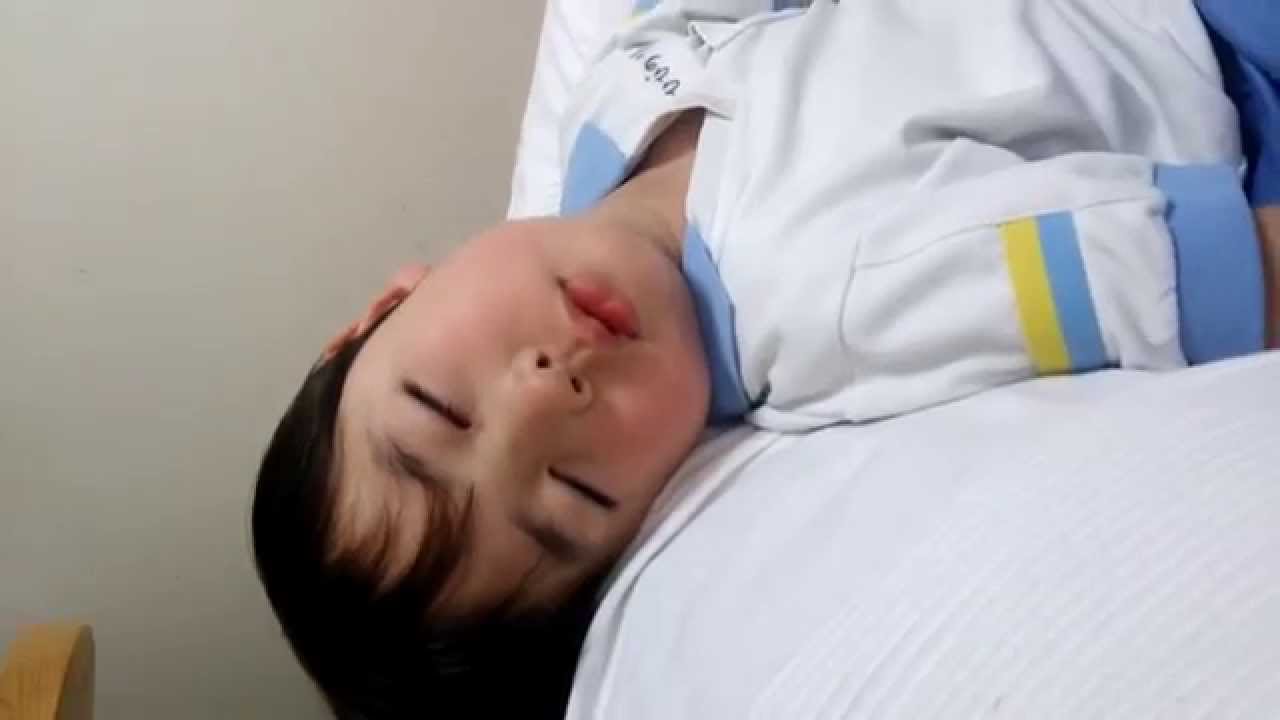 扁桃腺肥大 アデノイド肥大 除去手術後の睡眠の様子 Youtube