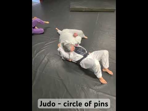 Judo hold-downs in a continuous cyclical flow or transition drill #judo #pins #circle #judolife