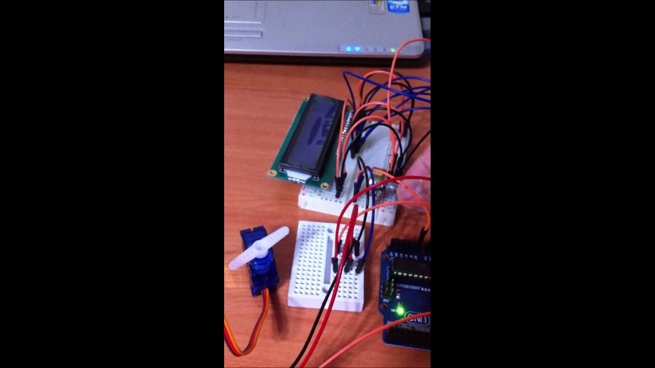 ARDUINO UNO example-knob (servo) - YouTube