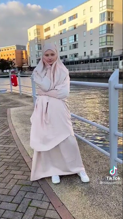 Wearing jilbab for the first time in public #muslimah #shorts #hijab #jilbab