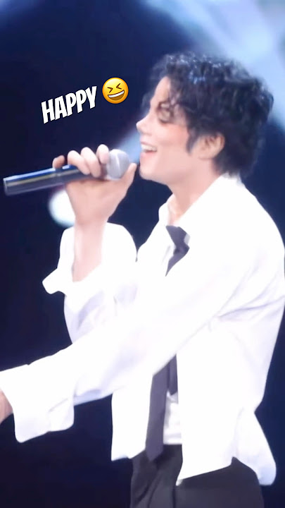 LOOK AT HIM SMILE 😁 #michaeljackson #moonwalk #thriller #1980s #mj #applehead