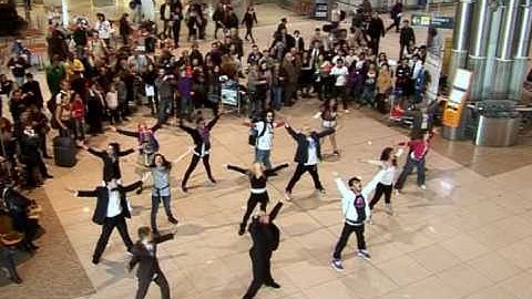 KLM Portugal - Flashmob Aeroporto de Lisboa - Vídeo Oficial