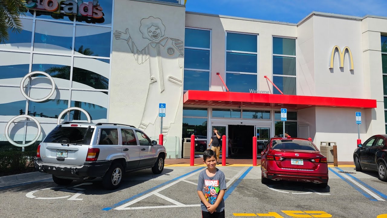 The World's Largest McDonald's in Orlando, Florida. YouTube