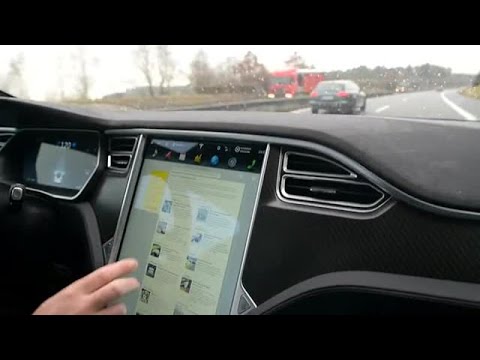 Ein Assistent ist kein Pilot / ADAC überprüft "Autopiloten" des Tesla Model S / Autofahrer muss während der gesamten Fahrt in der Verantwortung bleiben