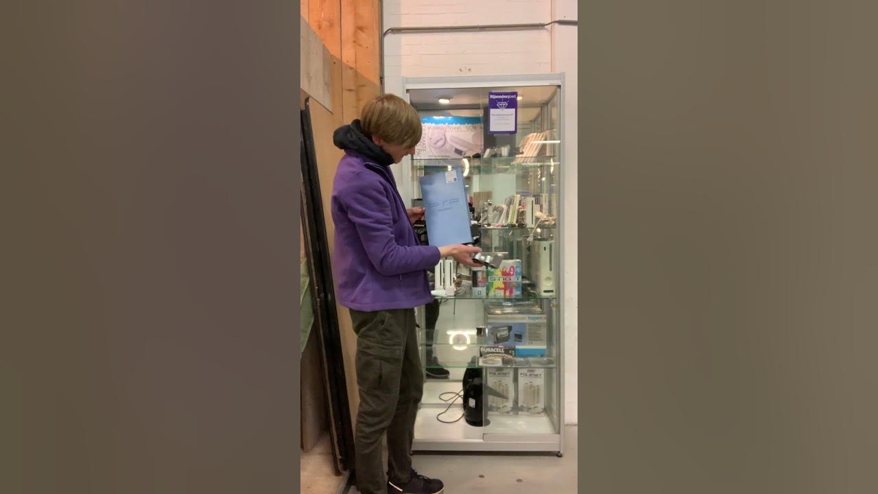 Twee PlayStation twee Natuurlijk in de kringloopwinkel - YouTube