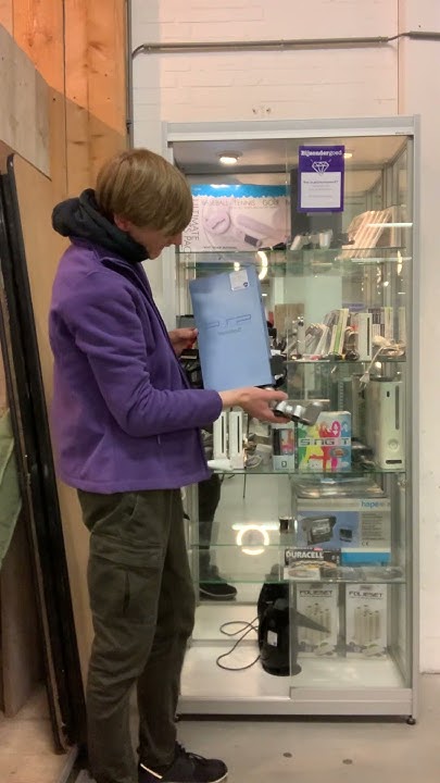 Twee PlayStation twee Natuurlijk in de kringloopwinkel - YouTube