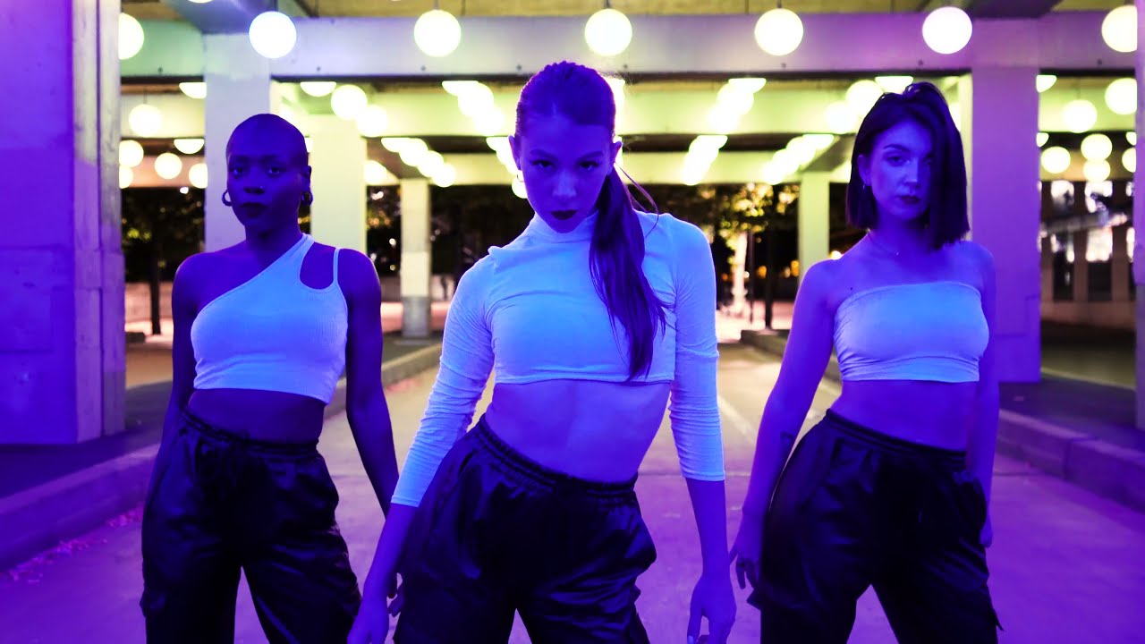 Tiktokers buscam ultrapassar o estereótipo da rede social e se  profissionalizar na carreira de dança - Estadão