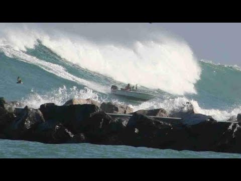 boat crash jupiter boat goes vertical at boynton inlet doovi boat crash jupiter boat goes vertical at boynton inlet doovi