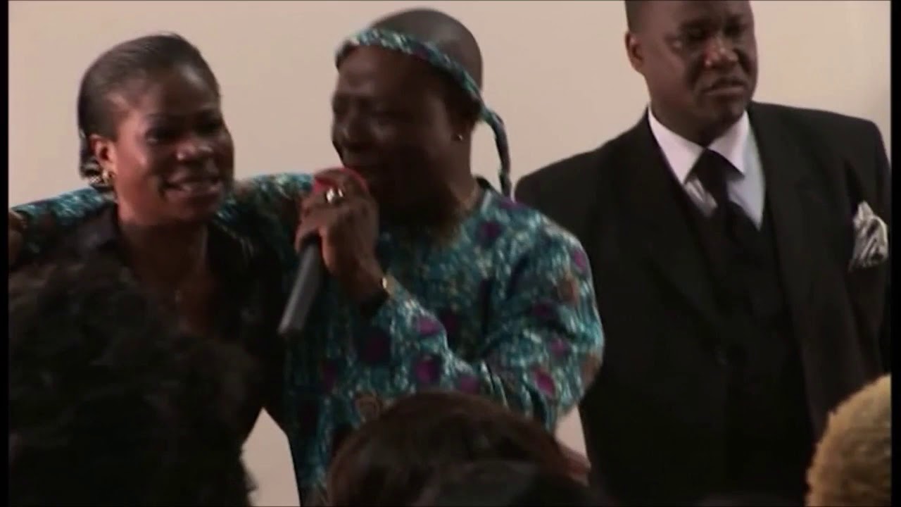 GBALLOU SOMBRE A LA NUIT DE L'ALLOUKOU À PARIS