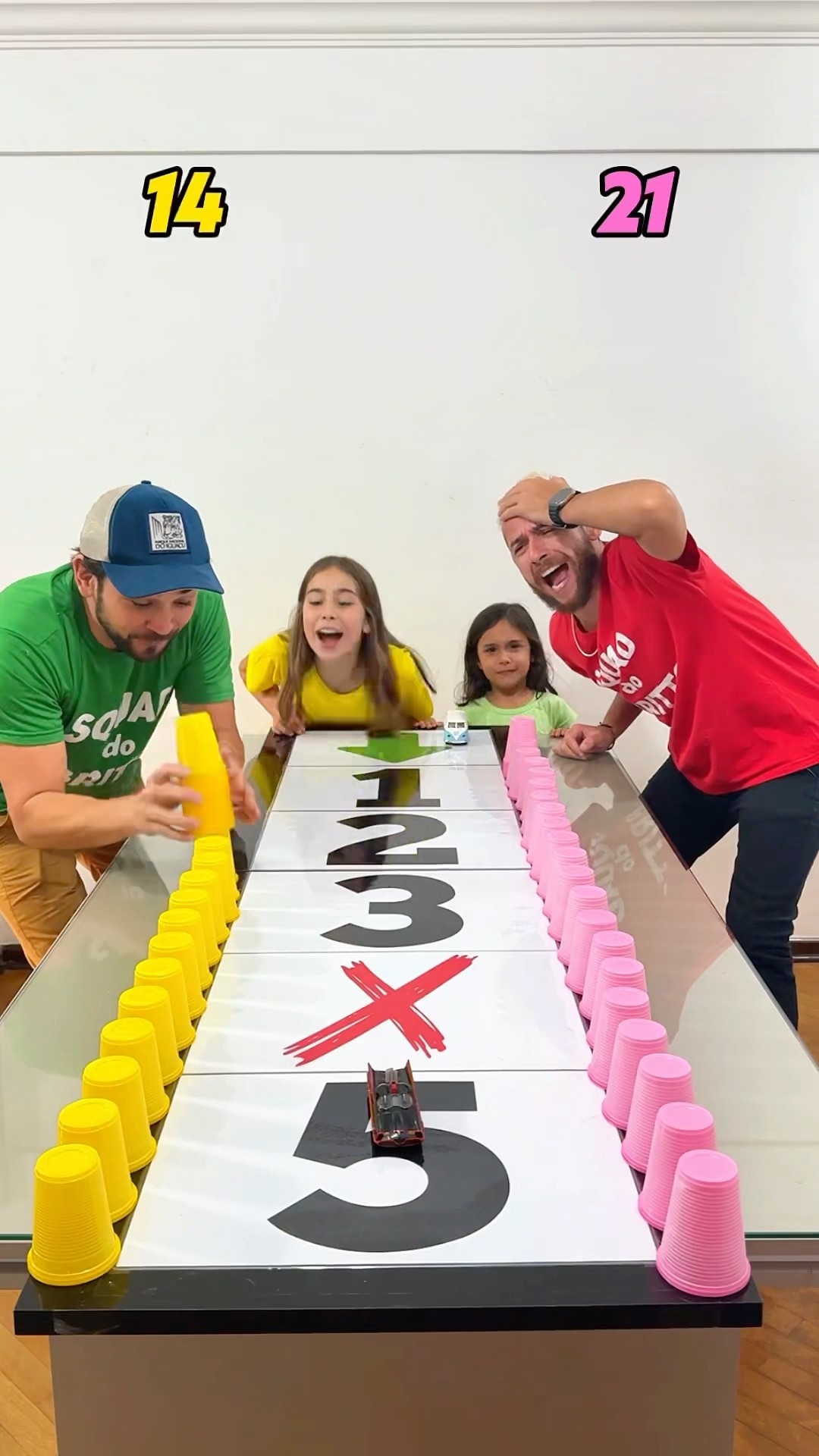 Corrida na mesa contra família Korgut