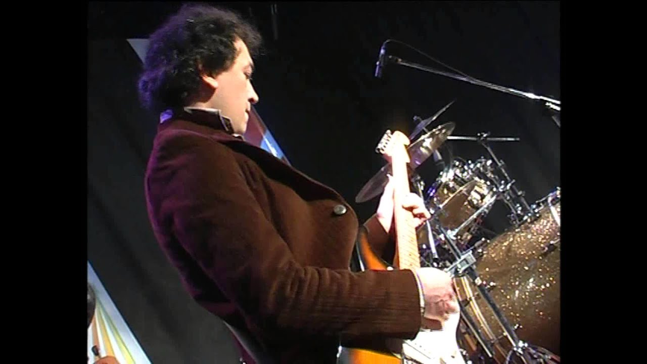 Blues & Trouble, y "Walking the dog"