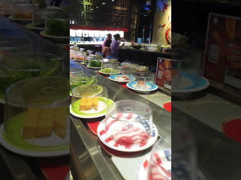 ASMR ENDLESS Rotating FOOD Conveyer Belt - Buffet #Shorts