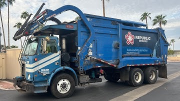 Republic Services Autocar WX42 Heil Half/Pack Front Loader