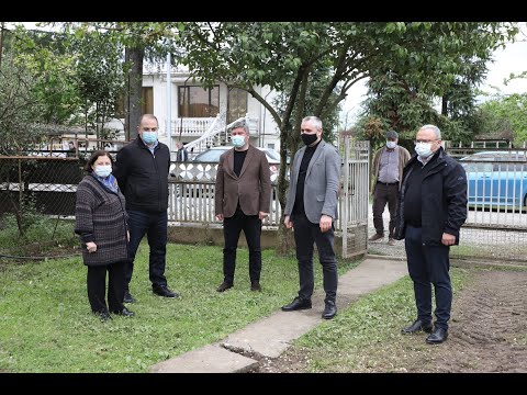 დევნილი ოჯახების საკუთრებაში არსებულ მიწის ნაკვეთებზე სახლები აშენდება