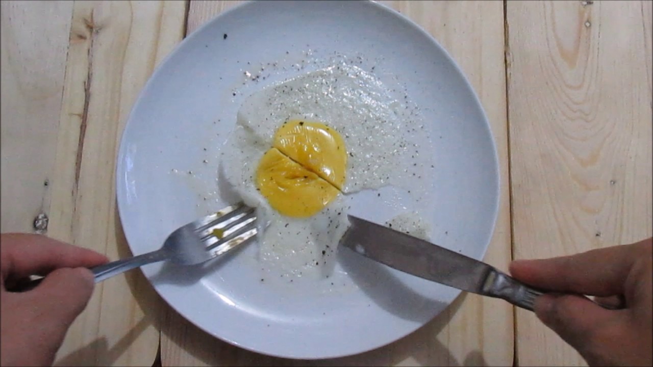 Cooking Eggs in The Microwave QUICK AND EASY - YouTube