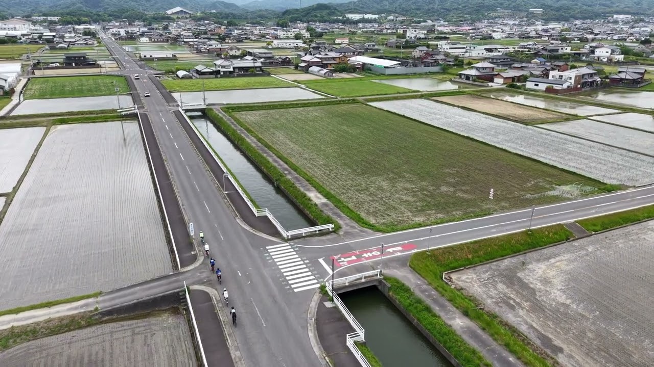 ツールド１０３　２０２５　香川県さぬき市東かがわ市をドローンで空撮　並走　迎える　追い越す