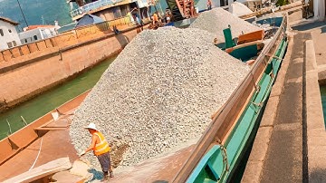 Barge unloading 3540 tons of bauxite ore November 28 - Barge work vlog