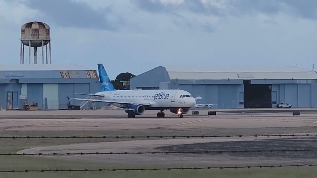A320 Jetblue takeoff from Aguadilla and another A320 jetblue landing at