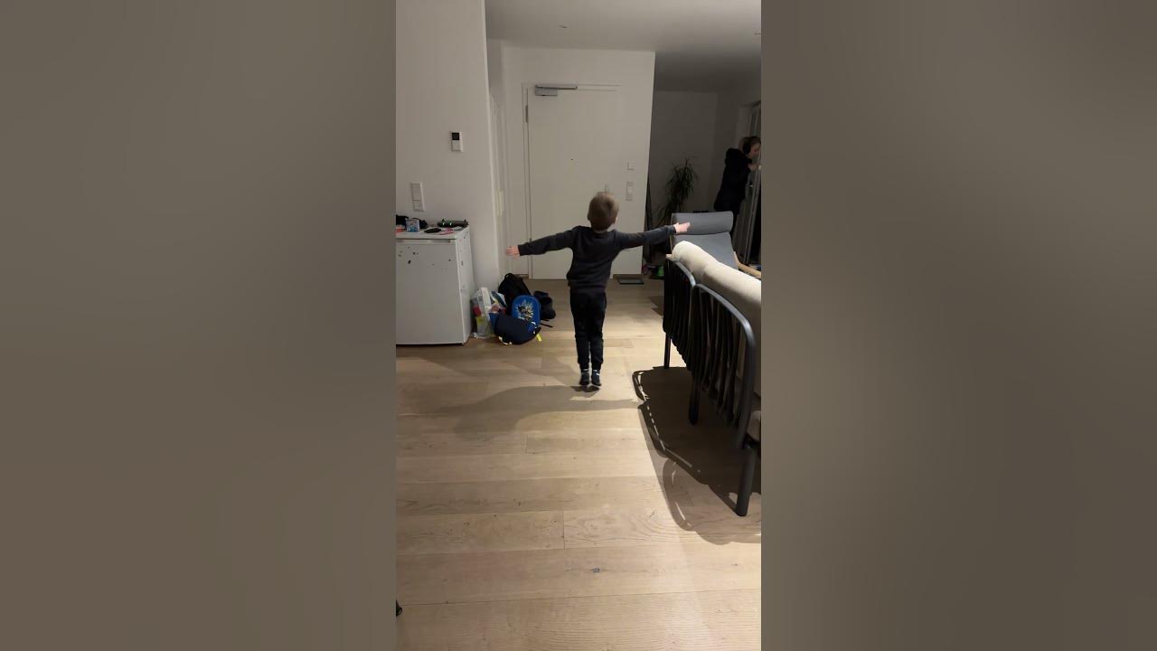 Serbien dancing lady trend - YouTube