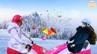 Barbie Skiing Vacation | Barbie and Princess Belle skiing | Barbie travel