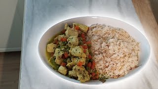 Chicken with greens is quick to prepare and very tasty    ددجاج بالخضر  سريع التحضير والمذاق جد هائل