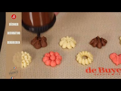 de Buyer LE TUBE Pastry Press - Includes 13 Cookie Discs & Two Tips - Easy  to Use - Dishwasher & Freezer Safe - Made in France