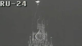The Internationale a Video from 1940 (Kremlin, Red Square) Spasskaya Tower