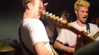 Mom Jeans. - "Edward 40hands" - Live at The Barn chords