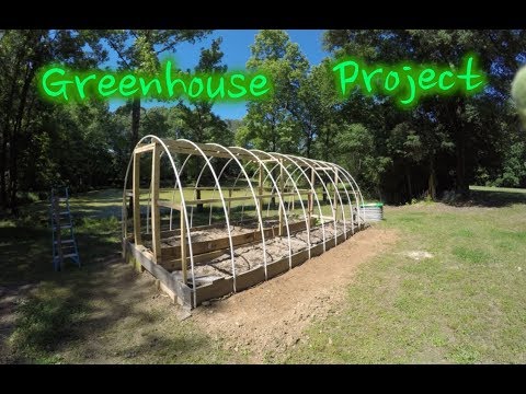 building-cheap-greenhouse-diy-