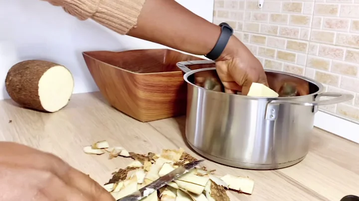 How to pound yam at home (using small wooden mortar and pestle)