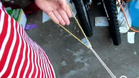 Making Primitive Survival Rope using Twisted Yucca Leaves