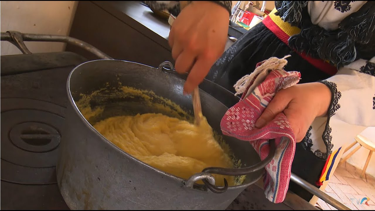 România în bucate: Taci și înghite, reţetă veche de la Sohodol+mangaliţă la cuptor (@TVR Timişoara)