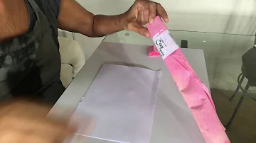 Como soltar tinta do papel crepom?