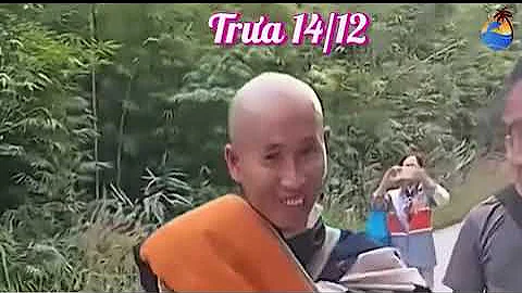 Trưa ngày 14/12 thầy Minh Tuệ bộ hành khất thực tại Lào