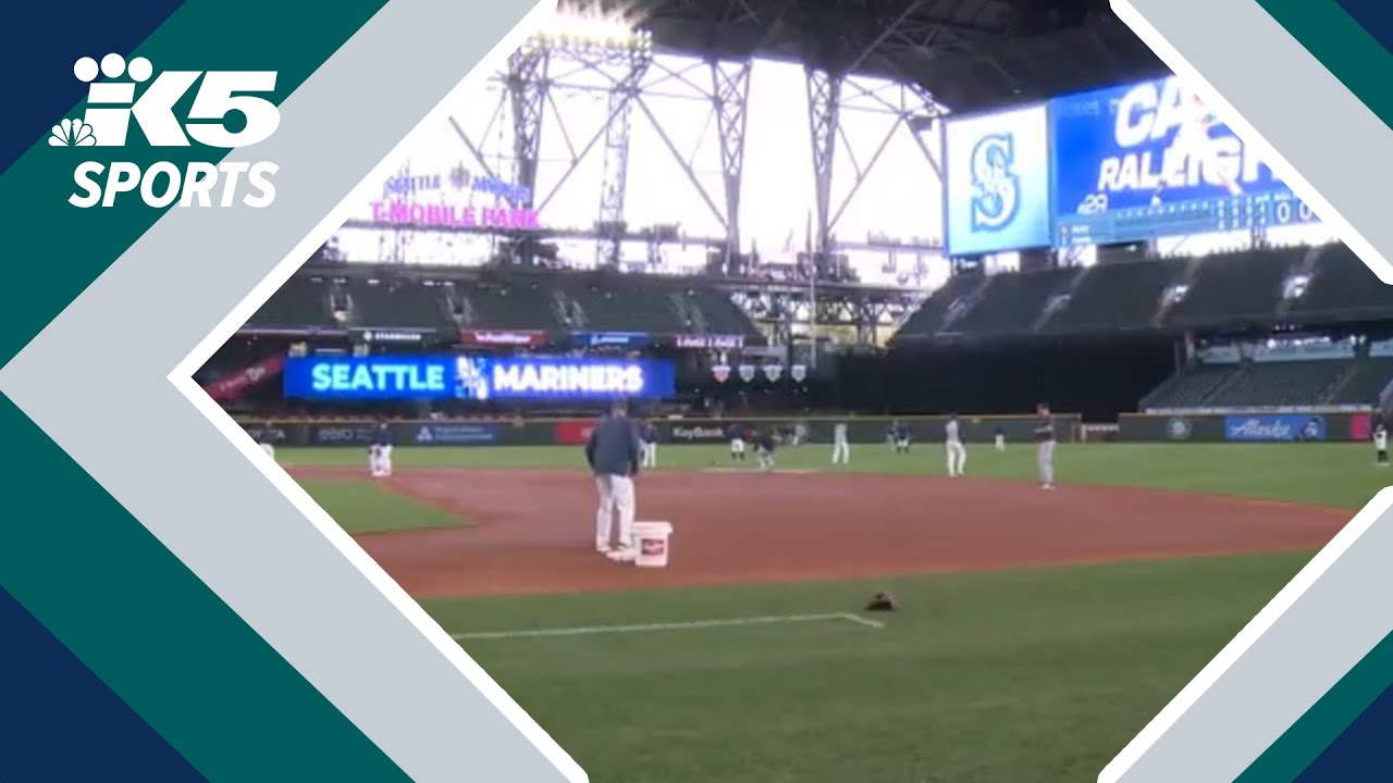 Mariners host fans for first scrimmage game