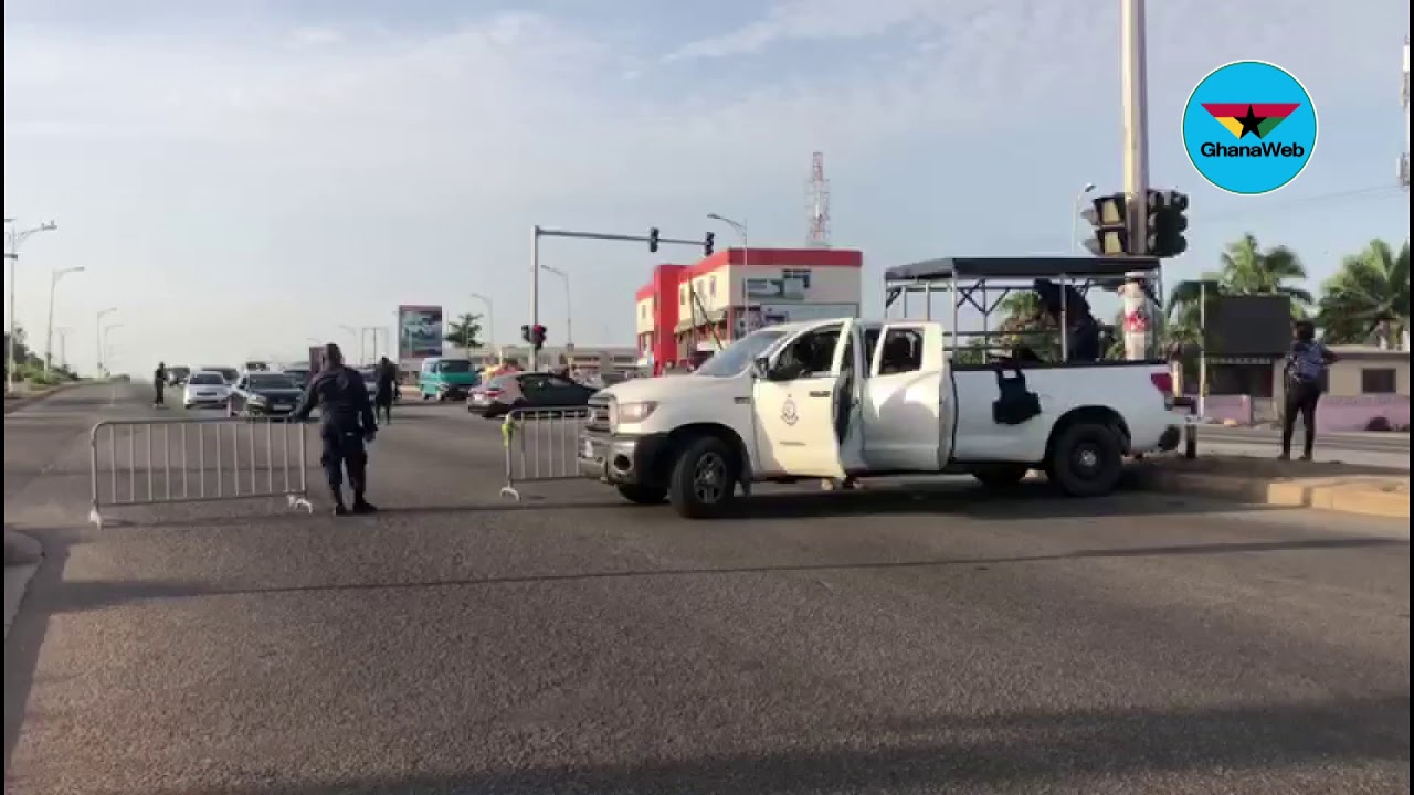 Eyes on the Ground: Police tighten checks at Okponglo on Day 9 of lockdown - YouTube