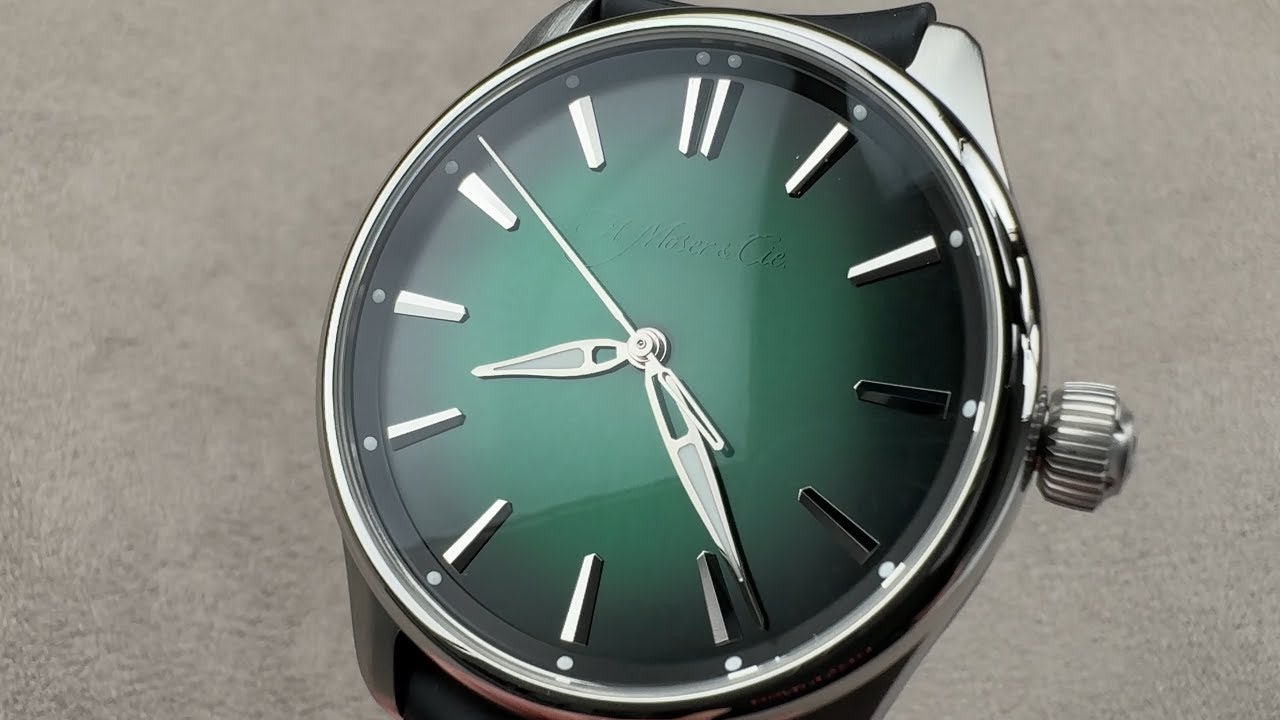 H Moser & Cie Pioneer Centre Seconds "Cosmic Green" 3201-1201 - Hands-On Review & Features Overview