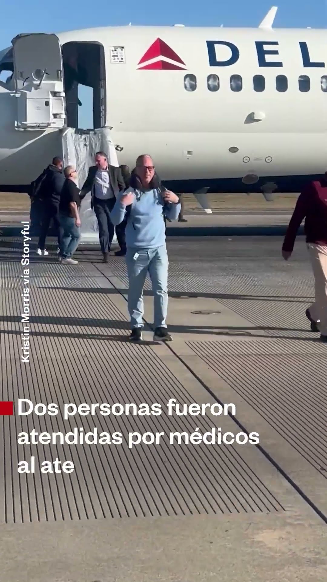 Vuelo de Delta que tuvo que aterrizar de emergencia en Atlanta | Noticias Telemundo