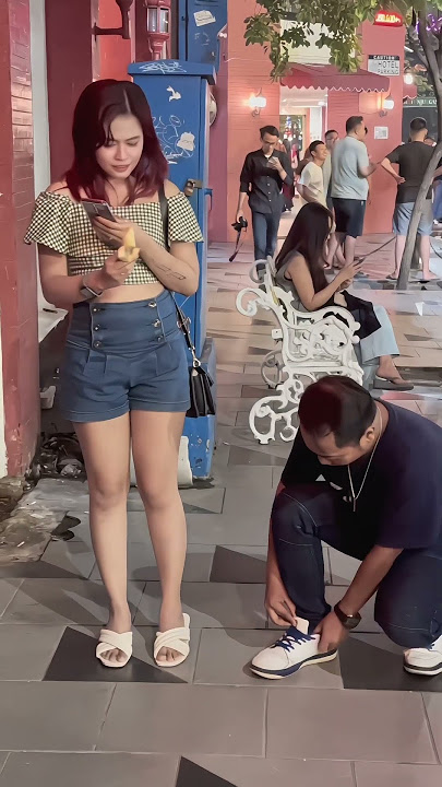 OMG !! Prank makan pisang bikin baper cewek #viralshorts #trendingshorts