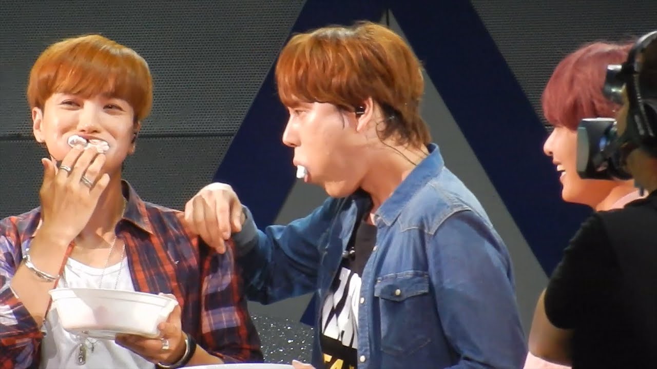 [HD Fancam] Super Camp Monterrey - Kyu + Teuk Chubby Bunny Challege!!!