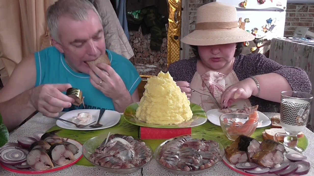 MUKBANG RUSSIA| КАК ВСЕГДА ПЮРЕ и РЫБА: СЕЛЬДЬ,СКУМБРИЯ,БРЮШКИ СЁМГИ и МОЛОКО