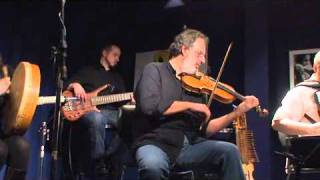 Morrigan's Wake 12/15   MAC'S FANCY/THE FLOWERS OF RED HILL  Mama's 22-01-2011