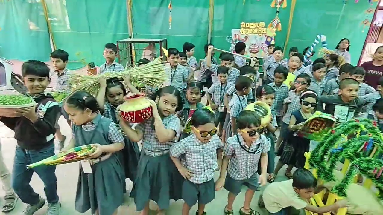 Sankranthi ki Vasthunna mu ma visarada pillatho