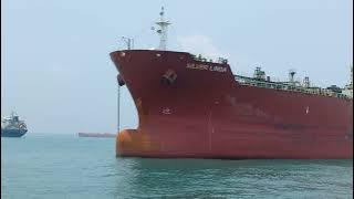 Medium-Sized Tanker Ships: Navigating the Seas Safely KAPAL-KAPAL TANKER BERUKURAN SEDANG