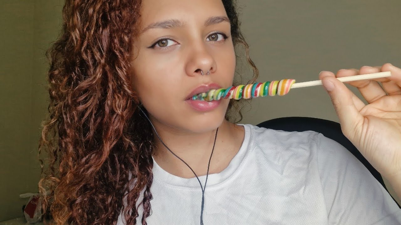 ASMR • Pirulito, sons de boca, relaxe muito aqui! 🍭❣️